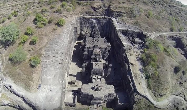 Picture 1 of Mysterious temple in India is carved from a single stone block