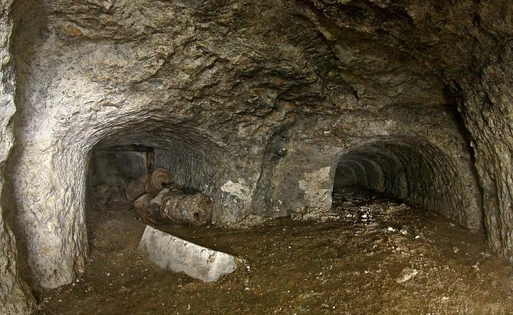 Picture 6 of Mysterious tunnel system from World War I under the British supermarket
