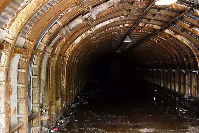 Picture 3 of Mysterious tunnels in the world
