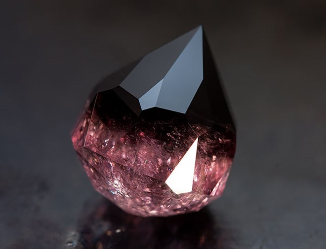Picture 10 of Mysterious universe hidden in natural gems
