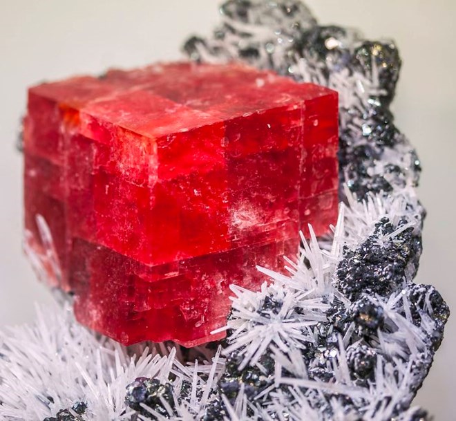 Picture 16 of Mysterious universe hidden in natural gems