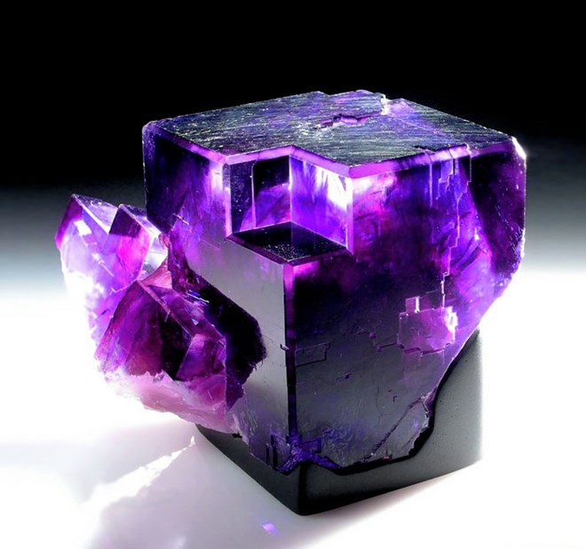 Picture 8 of Mysterious universe hidden in natural gems
