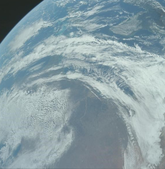 Picture 13 of NASA announced 8,400 photos of the process of exploring the Moon