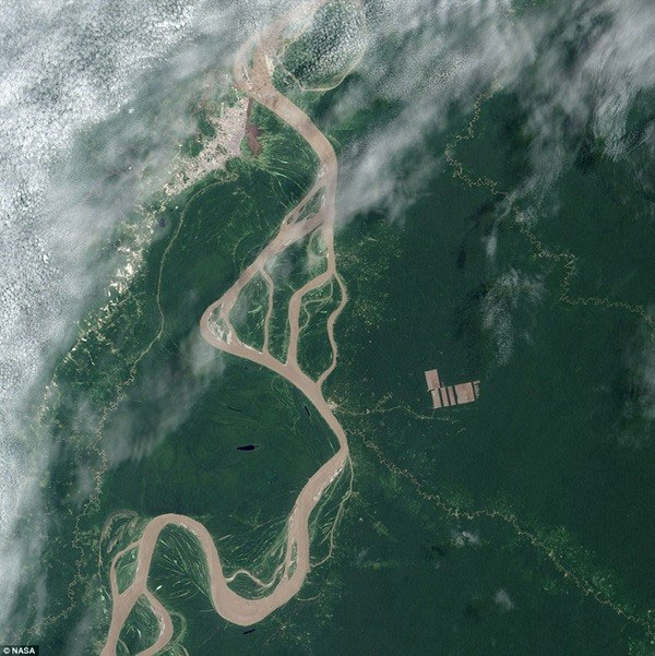 Picture 12 of NASA announced photos of the earth from the most beautiful space in 2013