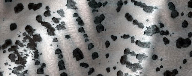 Picture 3 of NASA announces 15 beautiful images of Mars