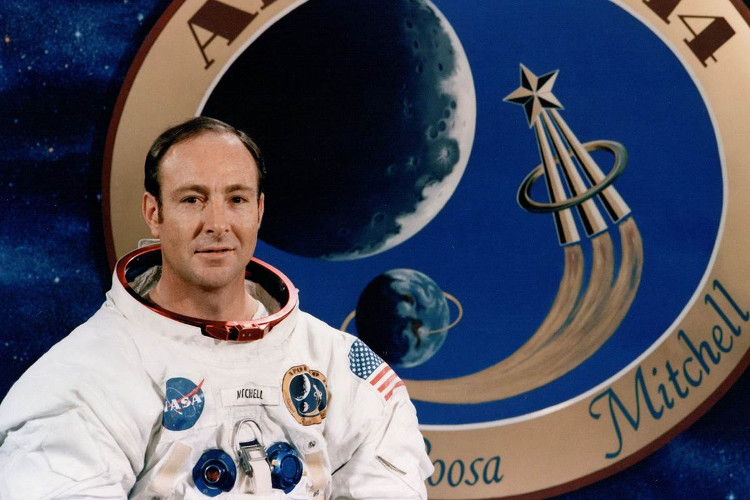 NASA astronauts believe aliens have been to Earth images 1