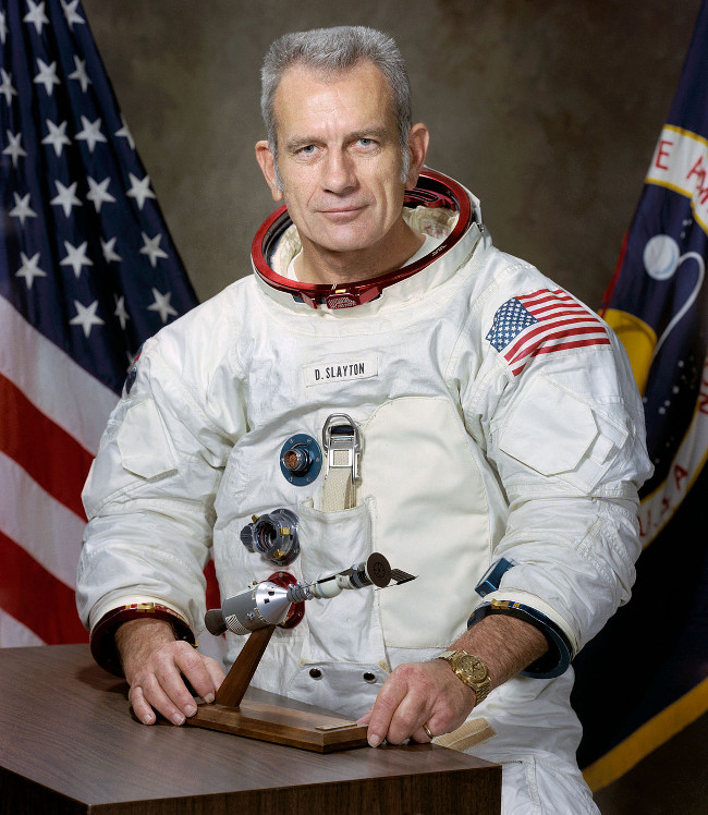 NASA astronauts believe aliens have been to Earth images 3