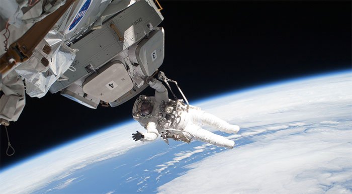 Picture 1 of NASA conducts a recruitment examination on the Moon, 1 against 1,300