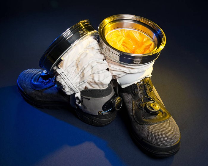 Picture 15 of NASA launched two outfits for astronauts to Mars