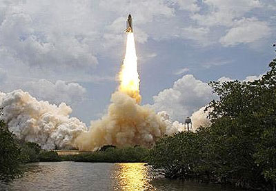 Picture 1 of NASA launches a telescope to repair the telescope