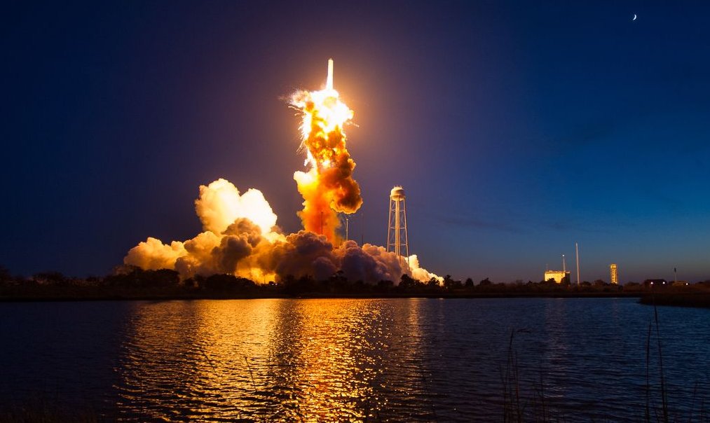Picture 11 of NASA released an image that recorded the Antares missile explosion last year