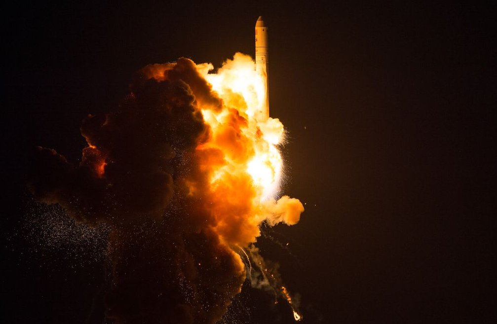 Picture 12 of NASA released an image that recorded the Antares missile explosion last year