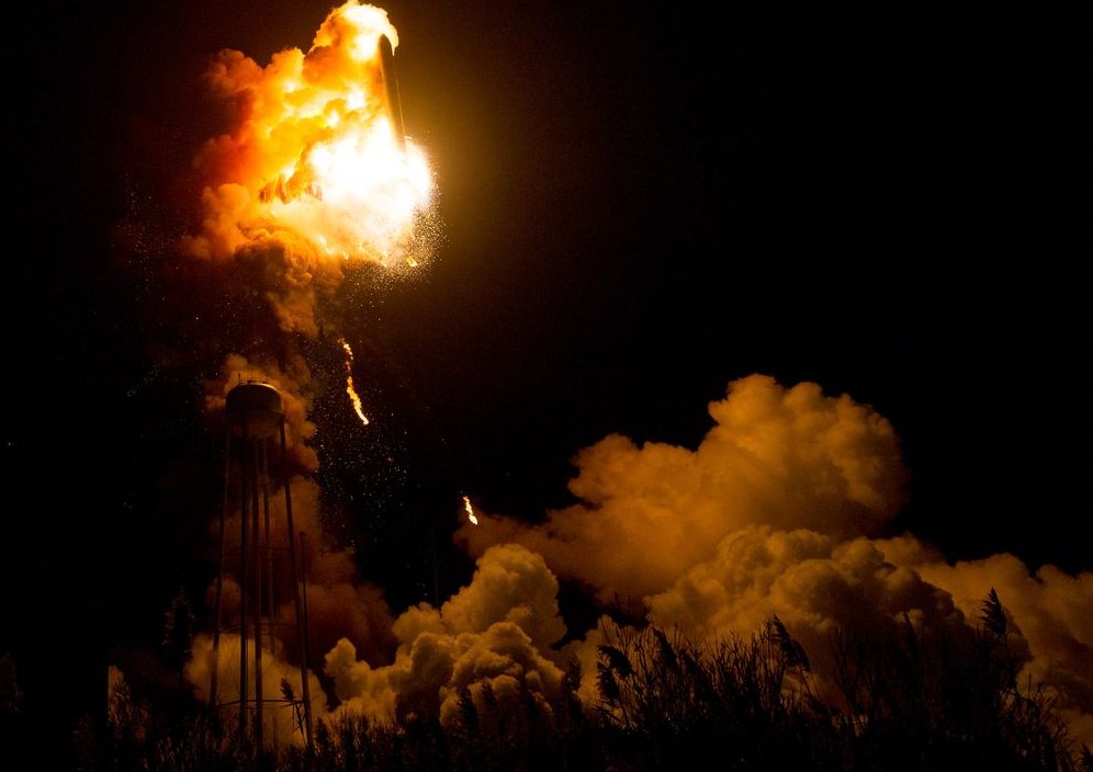 Picture 13 of NASA released an image that recorded the Antares missile explosion last year
