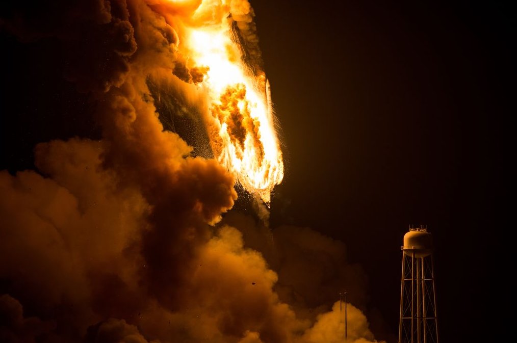 Picture 14 of NASA released an image that recorded the Antares missile explosion last year