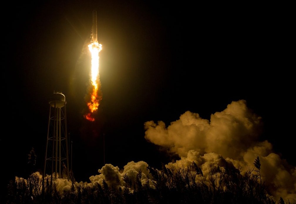 Picture 5 of NASA released an image that recorded the Antares missile explosion last year