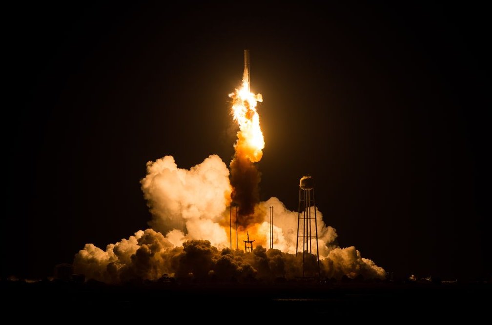 Picture 7 of NASA released an image that recorded the Antares missile explosion last year