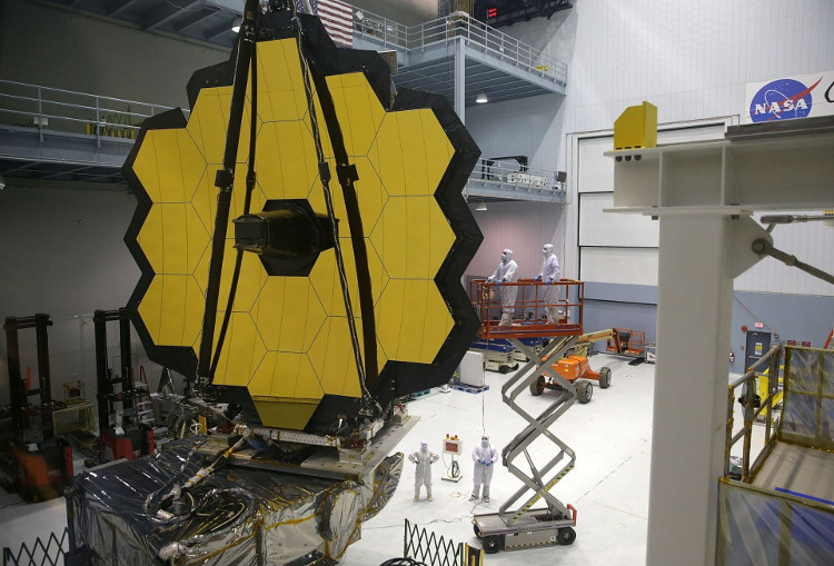 Picture 1 of NASA restarted the Hubble telescope replacement project