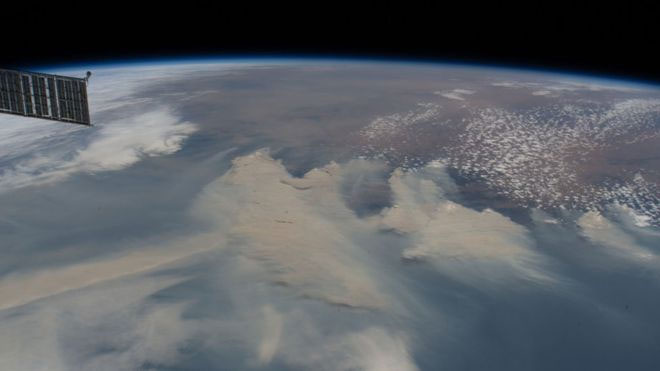 NASA: Smoke from wildfires in Australia flies halfway around the Earth images 1