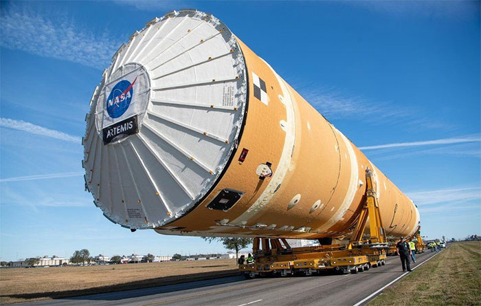 NASA tests rocket engine on the Moon