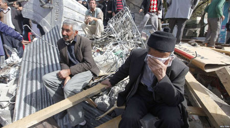 Picture 2 of Nearly 300 people died, thousands of people slept outside in the cold