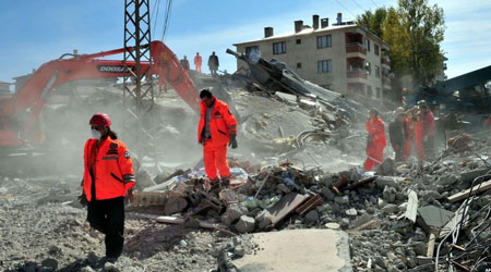 Picture 4 of Nearly 300 people died, thousands of people slept outside in the cold
