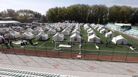 Picture 6 of Nearly 300 people died, thousands of people slept outside in the cold