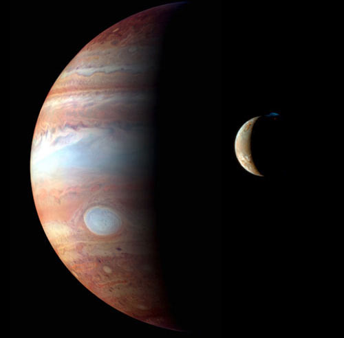 Picture 1 of New Horizons observes lightning on the surface of Jupiter