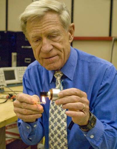 Picture 2 of New method to convert heat into electricity.