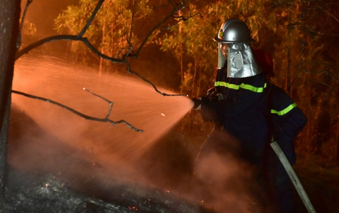 Picture 3 of New news of the biggest fire in Soc Son and Hanoi forests