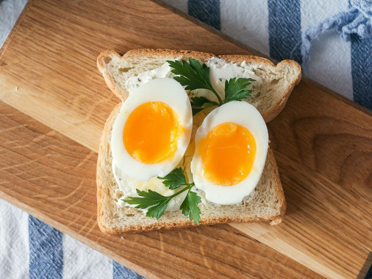 Picture 1 of New report: Eat eggs every day for your cardiovascular health