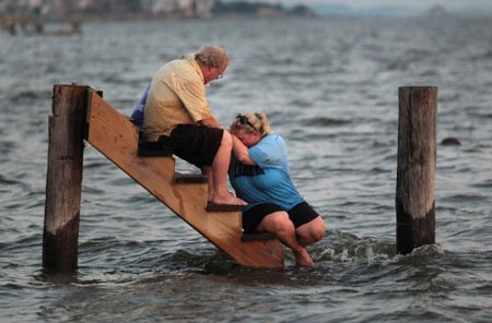 Picture 10 of New York fights the storm