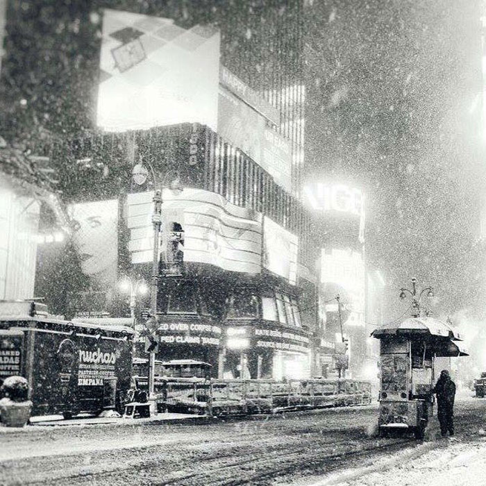 Picture 10 of New York is as beautiful as heaven in a historic snowstorm