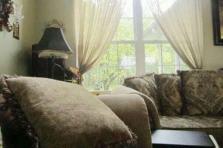 Picture 11 of No one can find the 'obsessive' cause of these photos