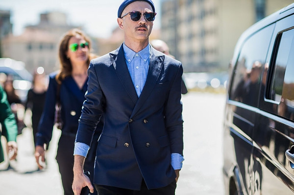 Picture 4 of No one wore a suit and put on the last button and this was the reason for that