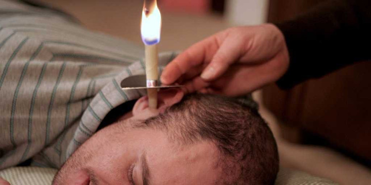 Picture 1 of Not a cotton swab, people can also take candle wax