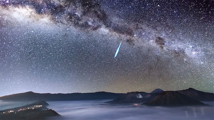 Picture 1 of Noticeable meteor showers appear on Monday evening