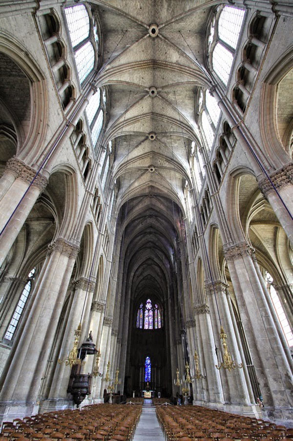 Picture 4 of Notre Dame Cathedral Amiens - France