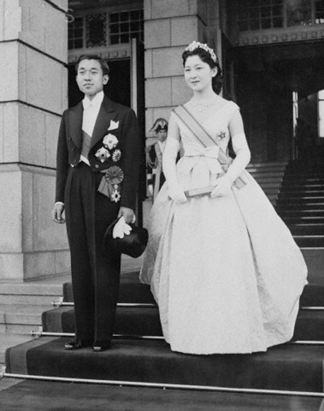 Picture 3 of November 12, 1990 - Japan welcomes the 125th Emperor