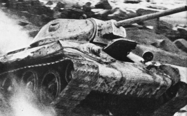 Picture 3 of November 19, 1942 - The Red Army of the Soviets counterattacked and besieged the Germans at Stalingrad