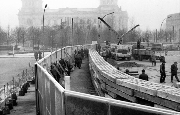 Picture 2 of November 9, 1989 - The Berlin Wall collapsed, Germany united