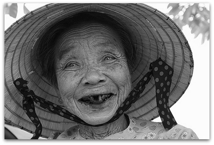 Picture 17 of Old age smile: 'No teeth' is still beautiful