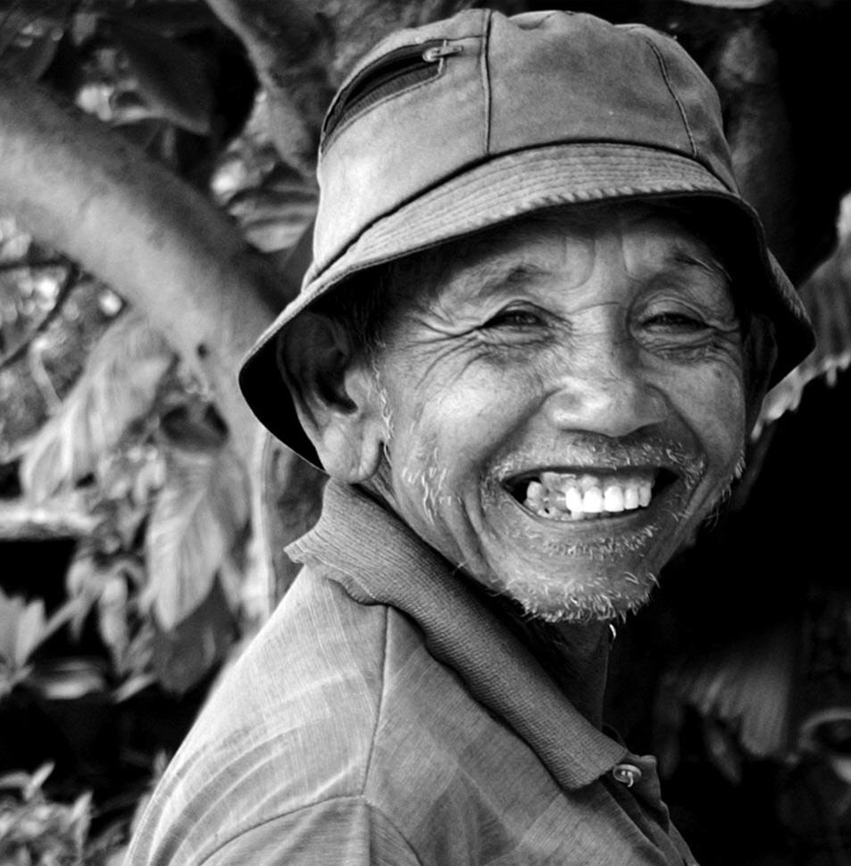 Picture 19 of Old age smile: 'No teeth' is still beautiful