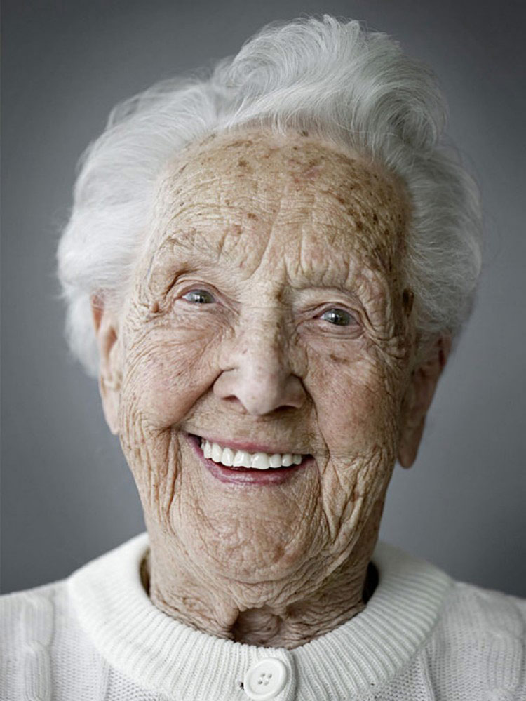 Picture 21 of Old age smile: 'No teeth' is still beautiful