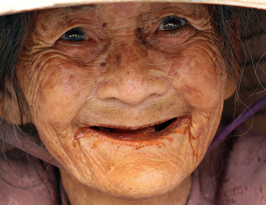 Picture 5 of Old age smile: 'No teeth' is still beautiful