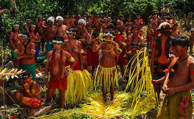 Picture 2 of On Earth there are still tribes that have not yet escaped from the Stone Age
