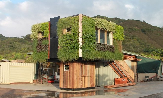 Picture 8 of One-column tree house using solar battery