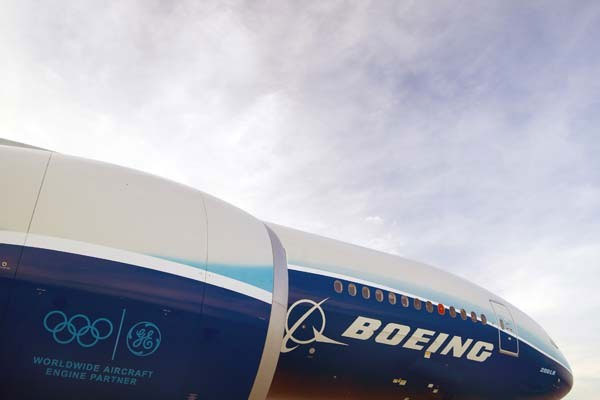 Picture 10 of Overview of super safe Boeing 777 aircraft