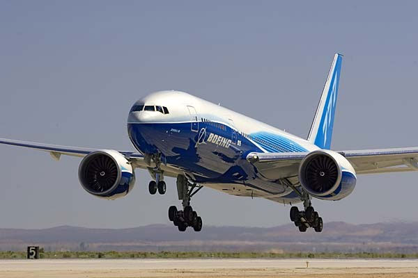 Picture 7 of Overview of super safe Boeing 777 aircraft