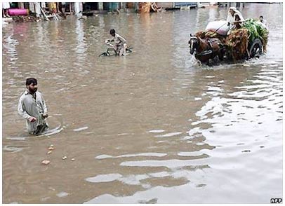 Picture 1 of Pakistan: 65 people were killed by flooding