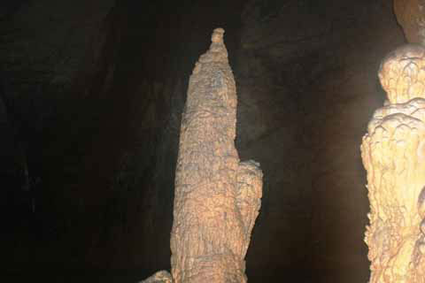 Picture 8 of Paradise Cave breaks the record of length